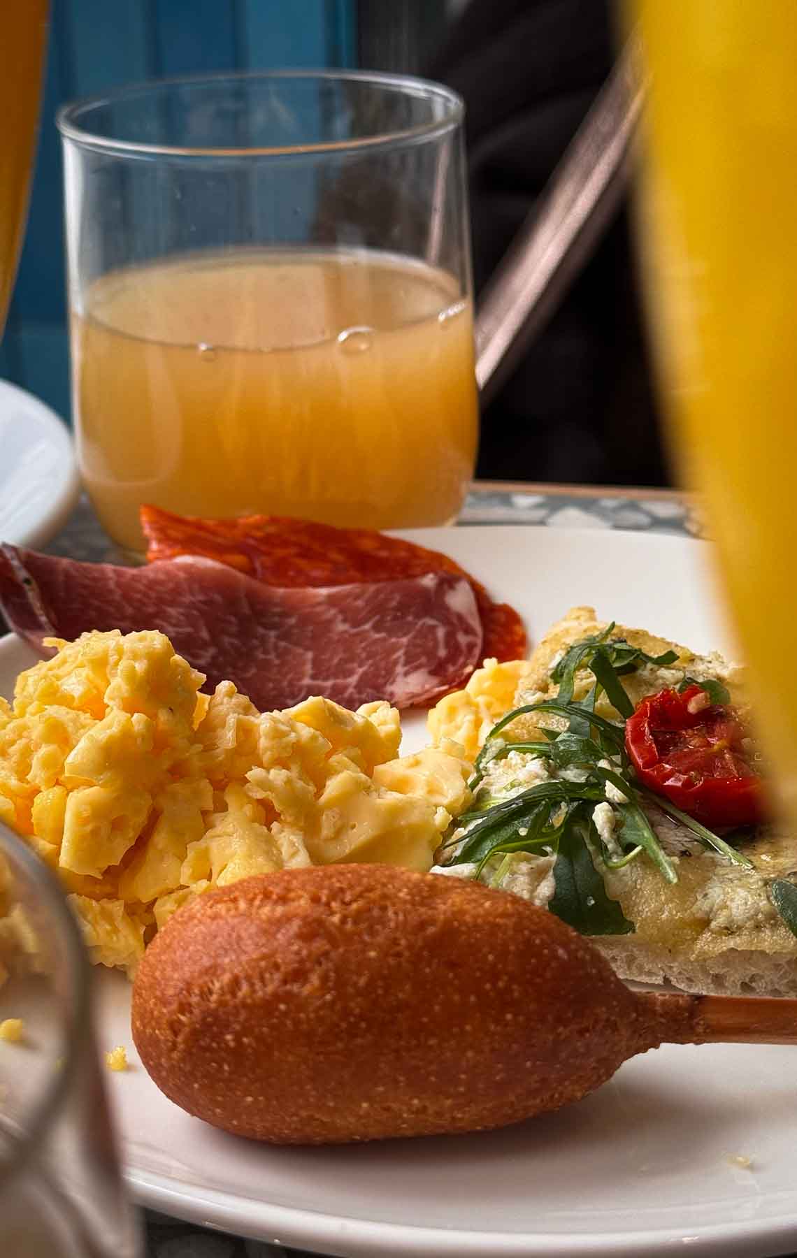 The Hill Club - Pass Foooood